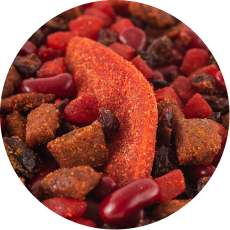 Un plato de frutos secos y nueces en círculo.